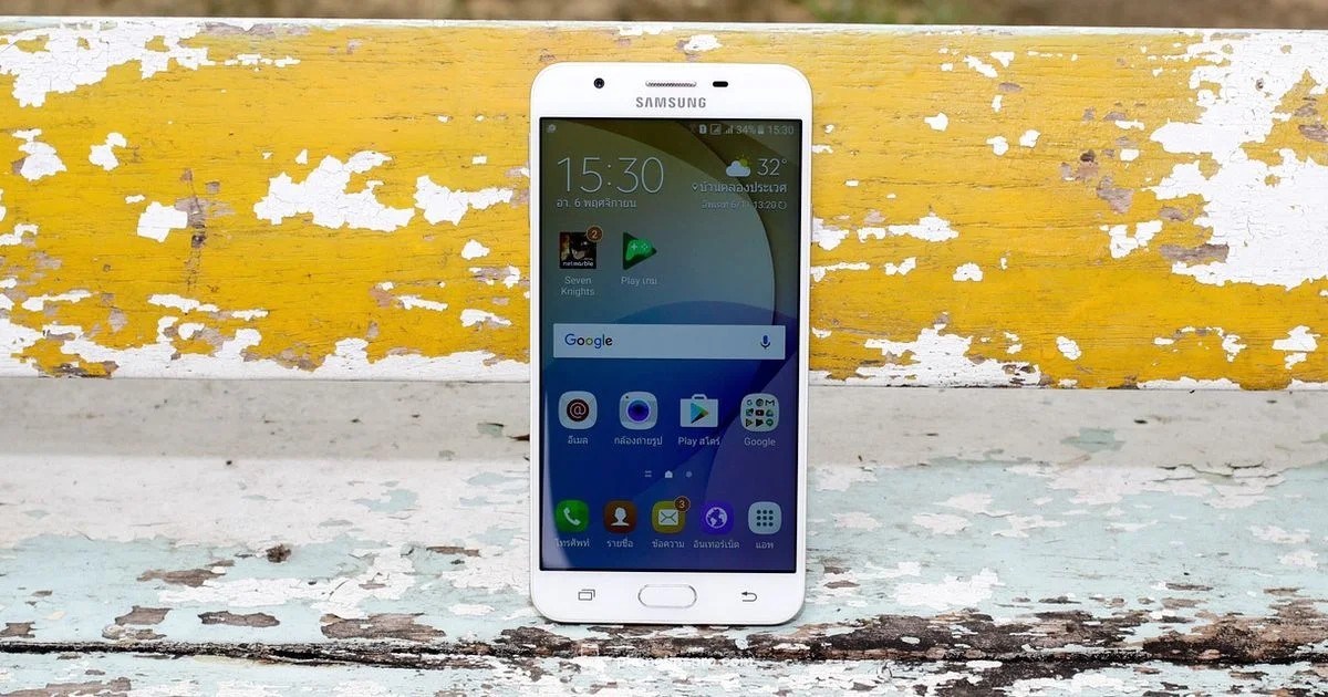 iPhone vs Android iPhone vs Android - Phone Tips Pro