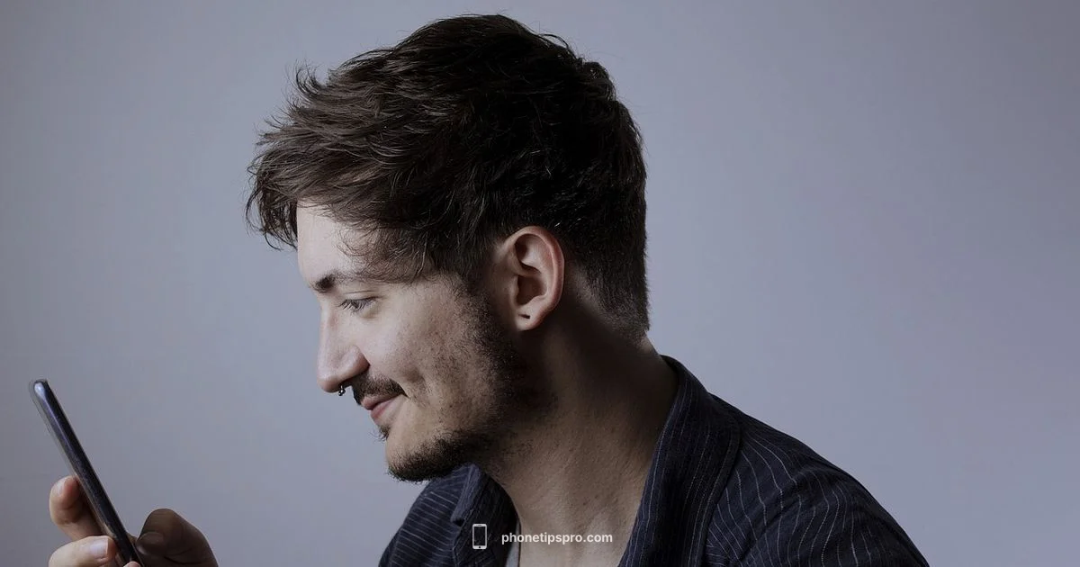 iPhone vs Android iPhone vs Android - Phone Tips Pro