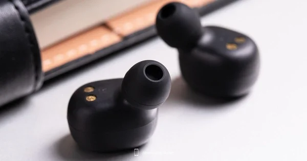 iPhone to iPhone Connection - Phone Tips Pro