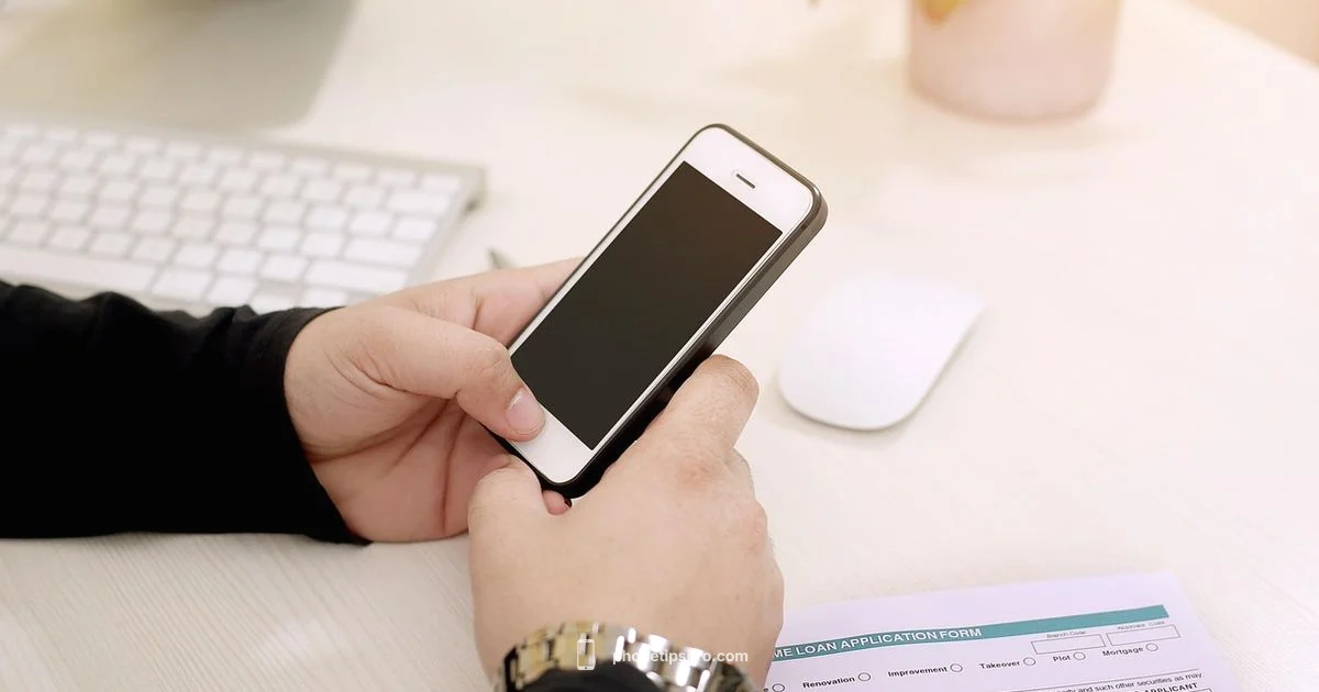 Orange iPhone 17 - Phone Tips Pro